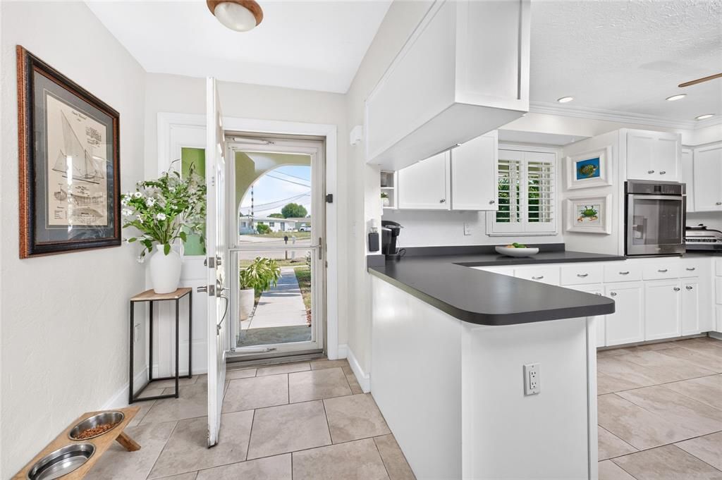 Active With Contract: $589,000 (3 beds, 3 baths, 1935 Square Feet)