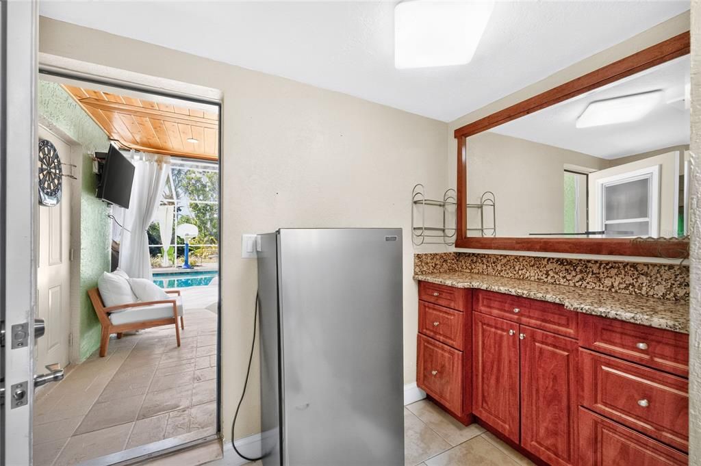 Active With Contract: $589,000 (3 beds, 3 baths, 1935 Square Feet)
