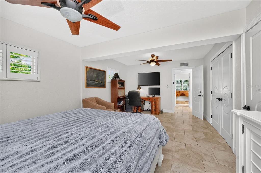 Active With Contract: $589,000 (3 beds, 3 baths, 1935 Square Feet)