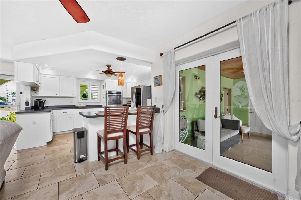 Active With Contract: $589,000 (3 beds, 3 baths, 1935 Square Feet)