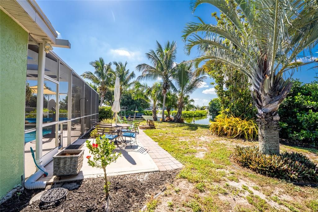 Active With Contract: $589,000 (3 beds, 3 baths, 1935 Square Feet)