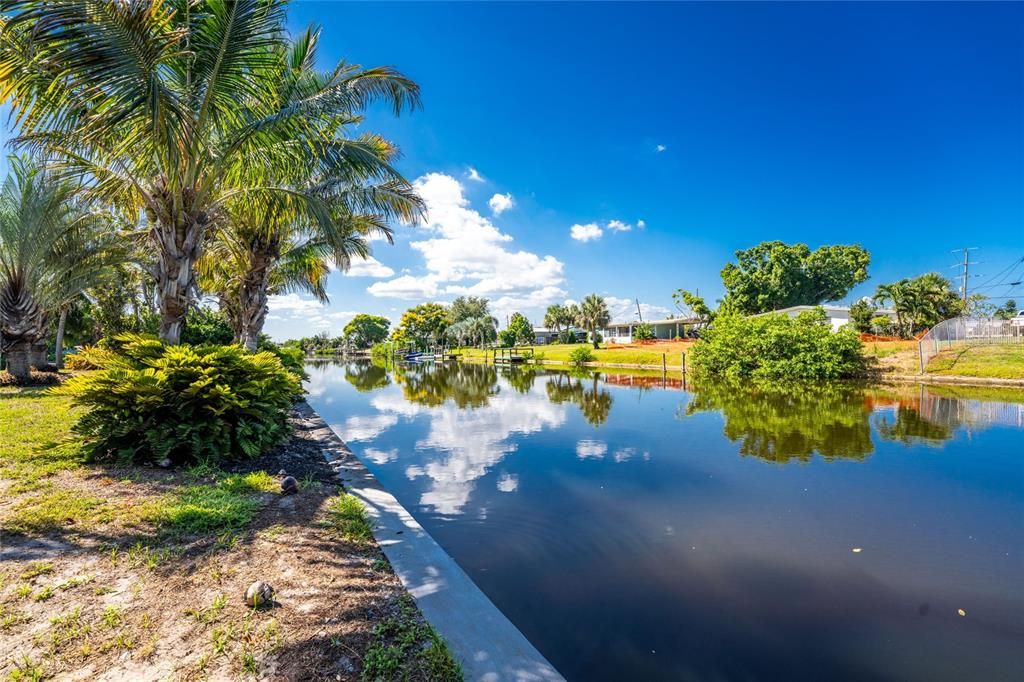 Active With Contract: $589,000 (3 beds, 3 baths, 1935 Square Feet)