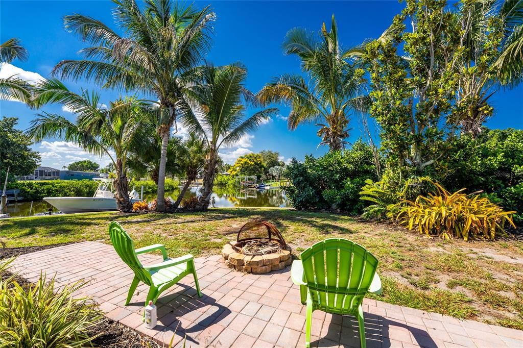 Active With Contract: $589,000 (3 beds, 3 baths, 1935 Square Feet)