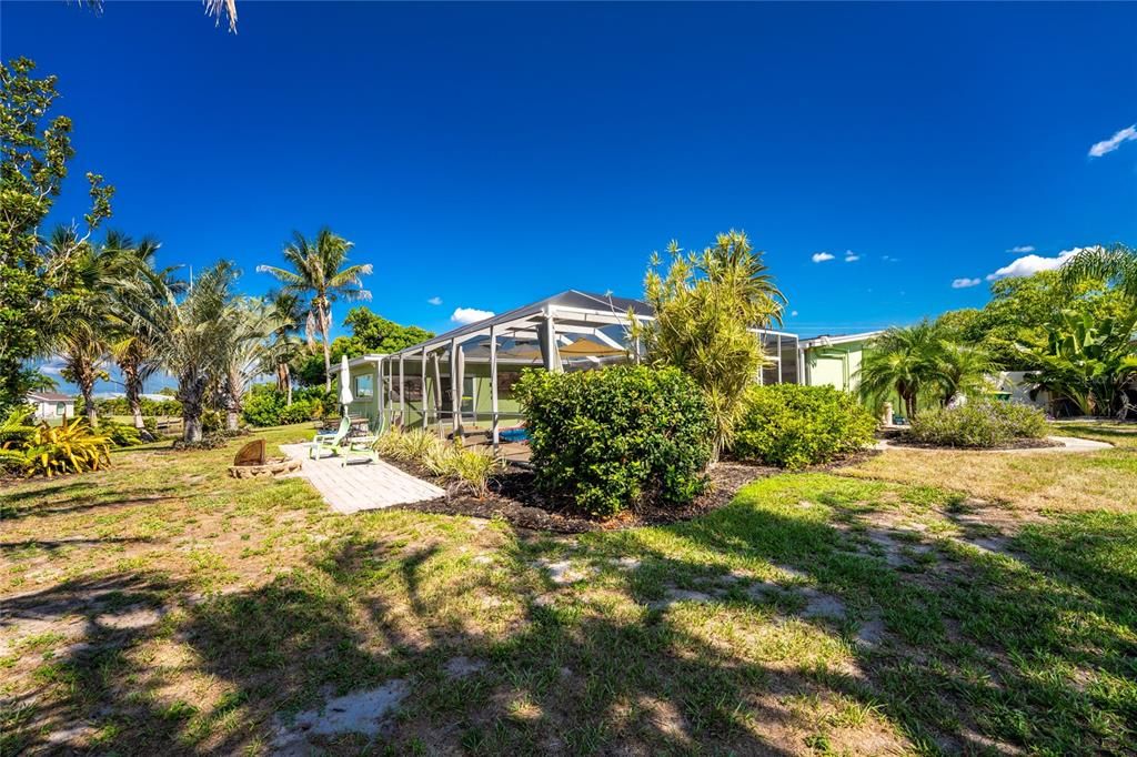 Active With Contract: $589,000 (3 beds, 3 baths, 1935 Square Feet)