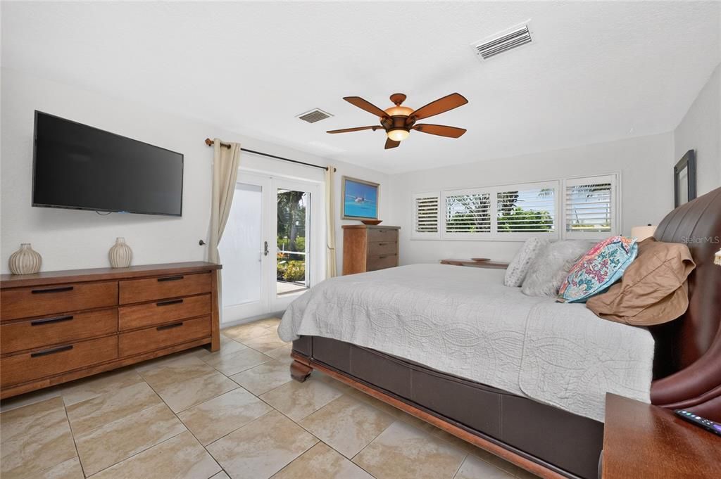 Active With Contract: $589,000 (3 beds, 3 baths, 1935 Square Feet)