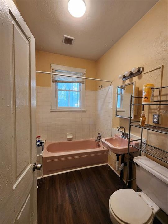 В аренду: $1,600 (3 спален, 1 ванн, 1146 Квадратных фут)