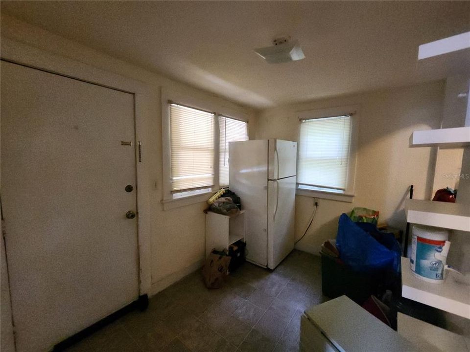 В аренду: $1,600 (3 спален, 1 ванн, 1146 Квадратных фут)
