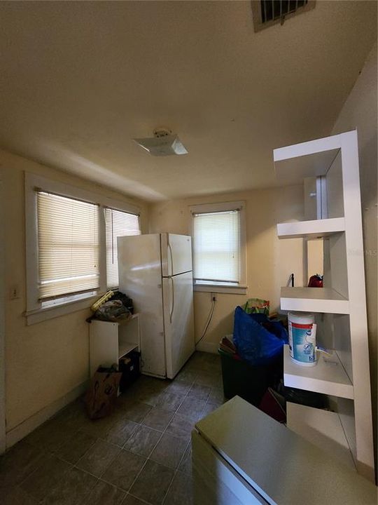 В аренду: $1,600 (3 спален, 1 ванн, 1146 Квадратных фут)