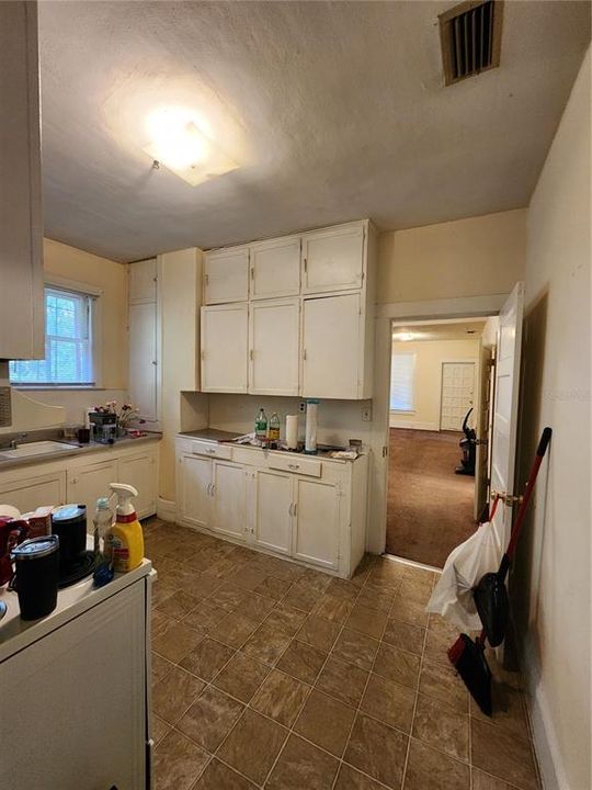 В аренду: $1,600 (3 спален, 1 ванн, 1146 Квадратных фут)