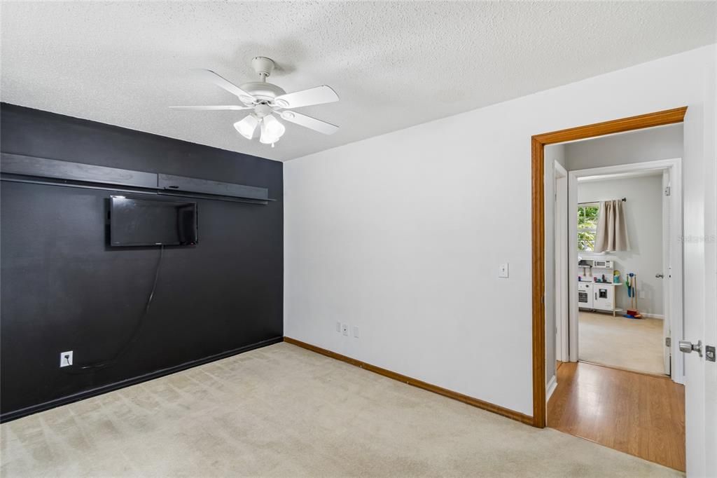На продажу: $369,900 (3 спален, 2 ванн, 1623 Квадратных фут)