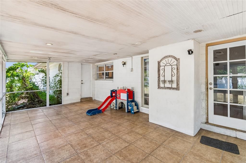 На продажу: $369,900 (3 спален, 2 ванн, 1623 Квадратных фут)