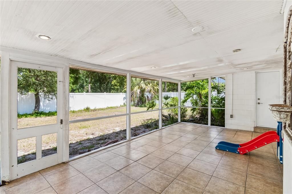 На продажу: $369,900 (3 спален, 2 ванн, 1623 Квадратных фут)