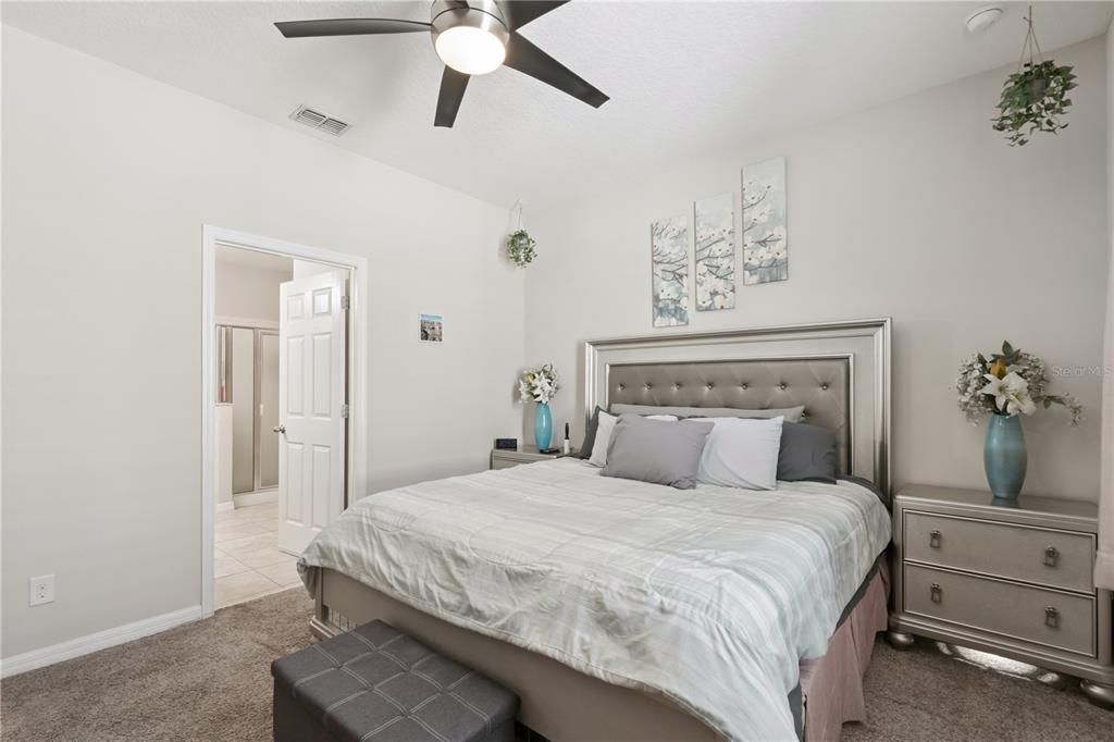 For Sale: $400,000 (4 beds, 2 baths, 1932 Square Feet)