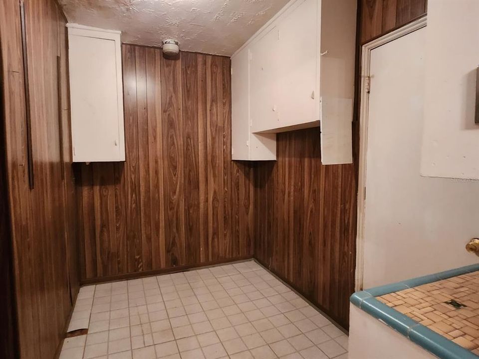 На продажу: $250,000 (4 спален, 3 ванн, 2512 Квадратных фут)