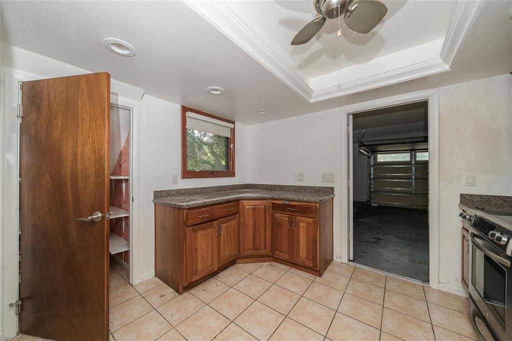 На продажу: $399,900 (3 спален, 2 ванн, 1670 Квадратных фут)