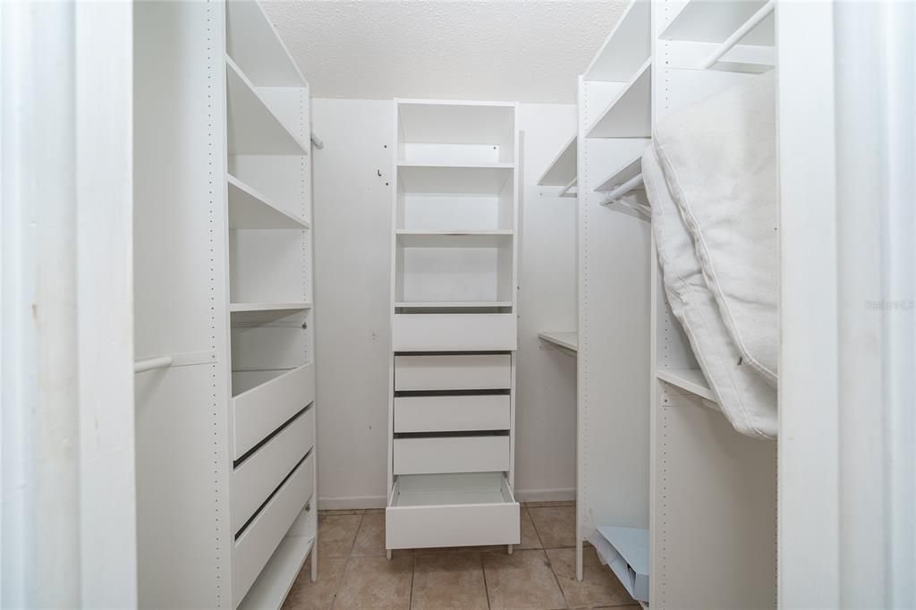 На продажу: $399,900 (3 спален, 2 ванн, 1670 Квадратных фут)