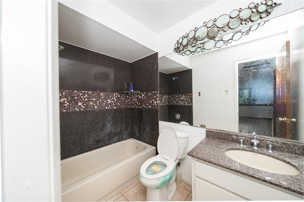 На продажу: $399,900 (3 спален, 2 ванн, 1670 Квадратных фут)