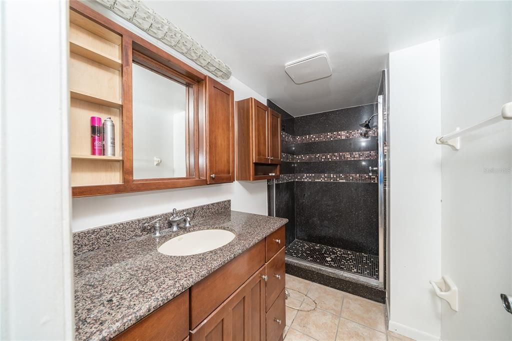 На продажу: $399,900 (3 спален, 2 ванн, 1670 Квадратных фут)