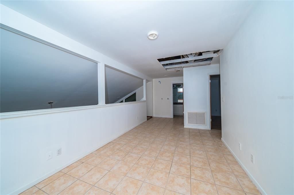 На продажу: $399,900 (3 спален, 2 ванн, 1670 Квадратных фут)