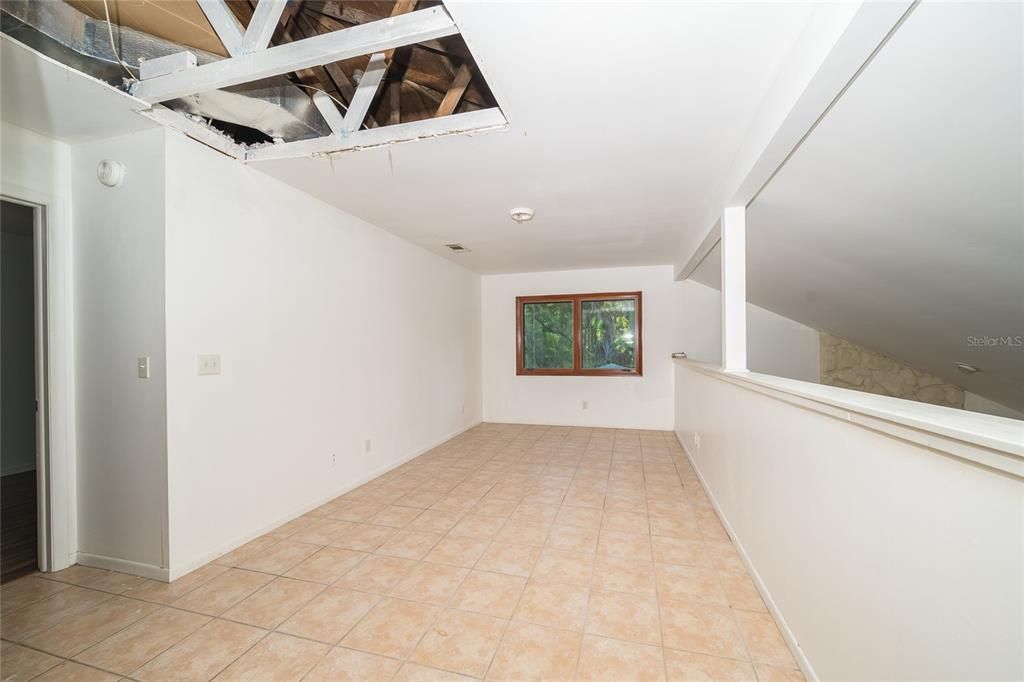 На продажу: $399,900 (3 спален, 2 ванн, 1670 Квадратных фут)