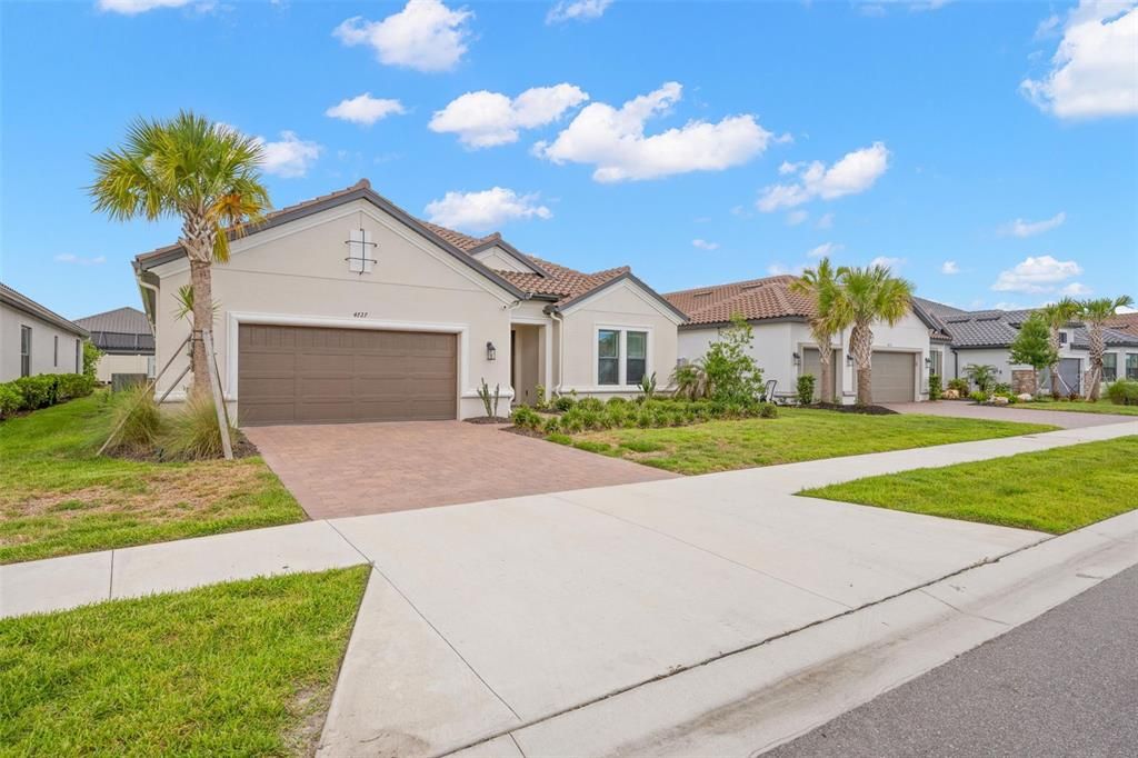 For Sale: $859,000 (3 beds, 3 baths, 3087 Square Feet)
