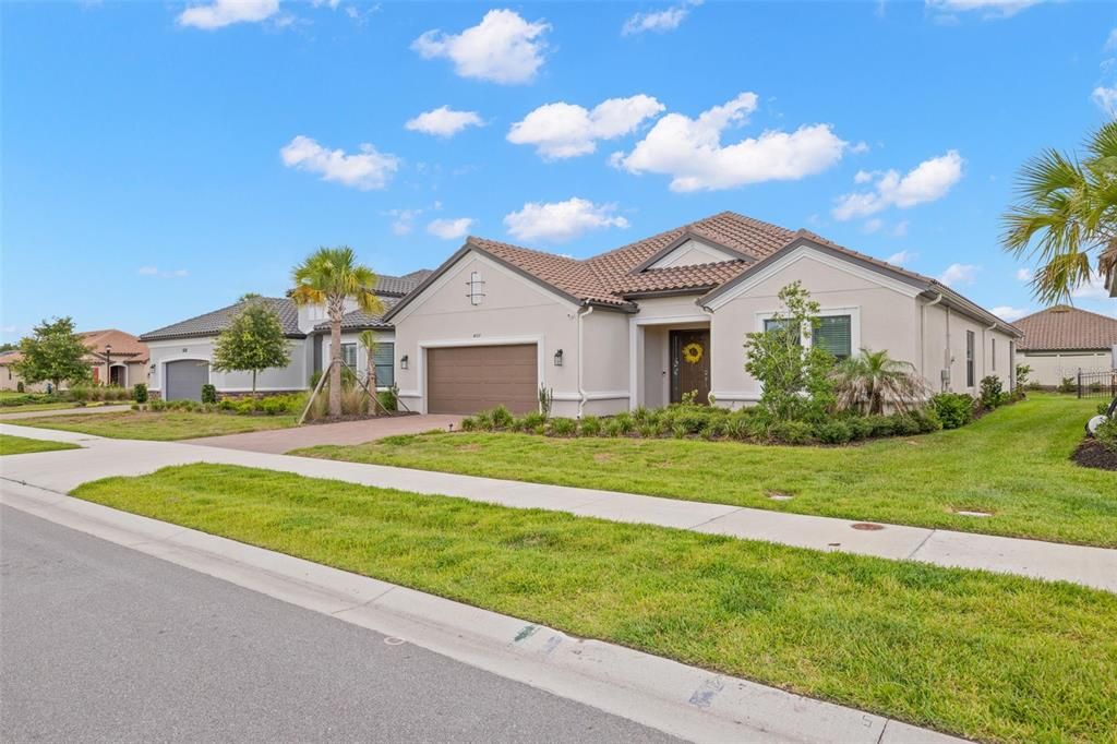 For Sale: $859,000 (3 beds, 3 baths, 3087 Square Feet)