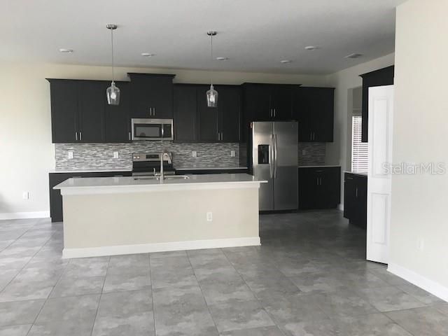 В аренду: $3,800 (5 спален, 3 ванн, 3150 Квадратных фут)