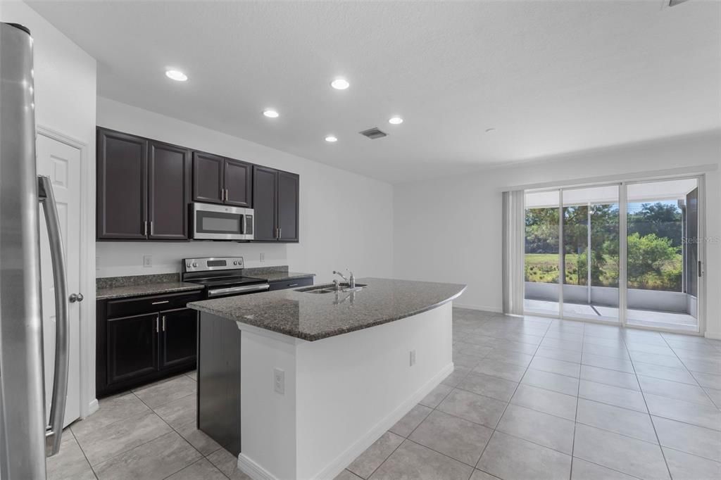 For Sale: $260,000 (3 beds, 2 baths, 1400 Square Feet)
