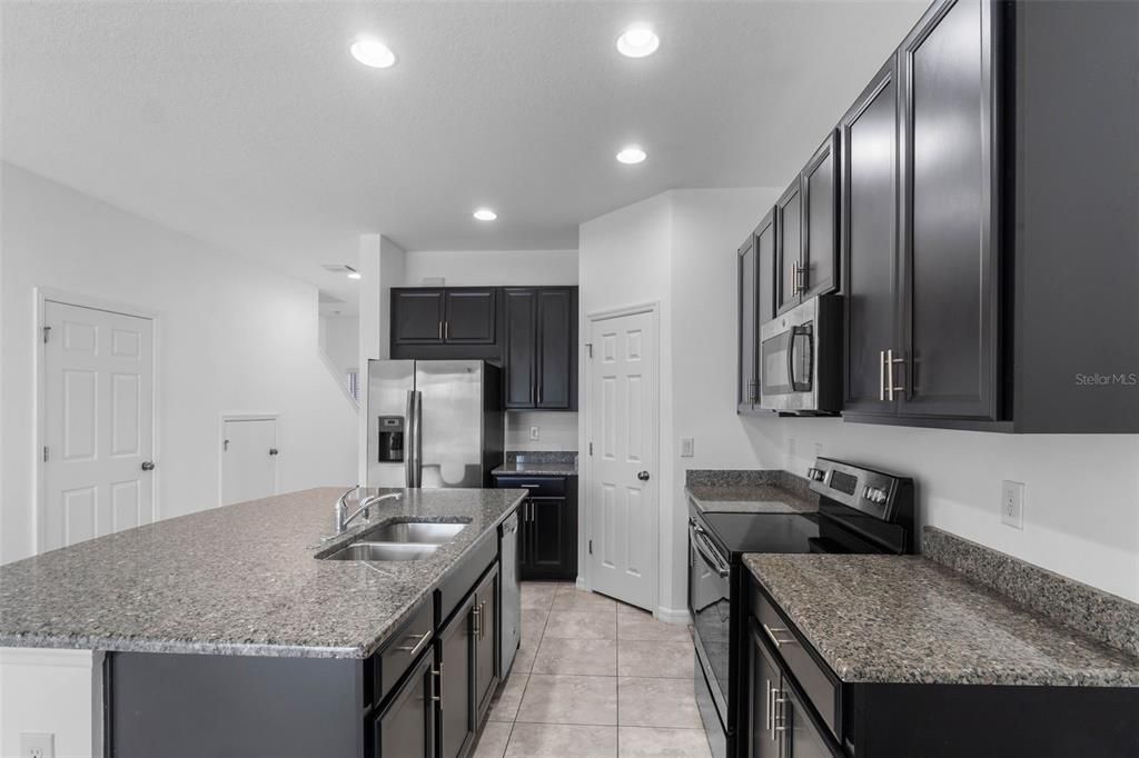 For Sale: $260,000 (3 beds, 2 baths, 1400 Square Feet)