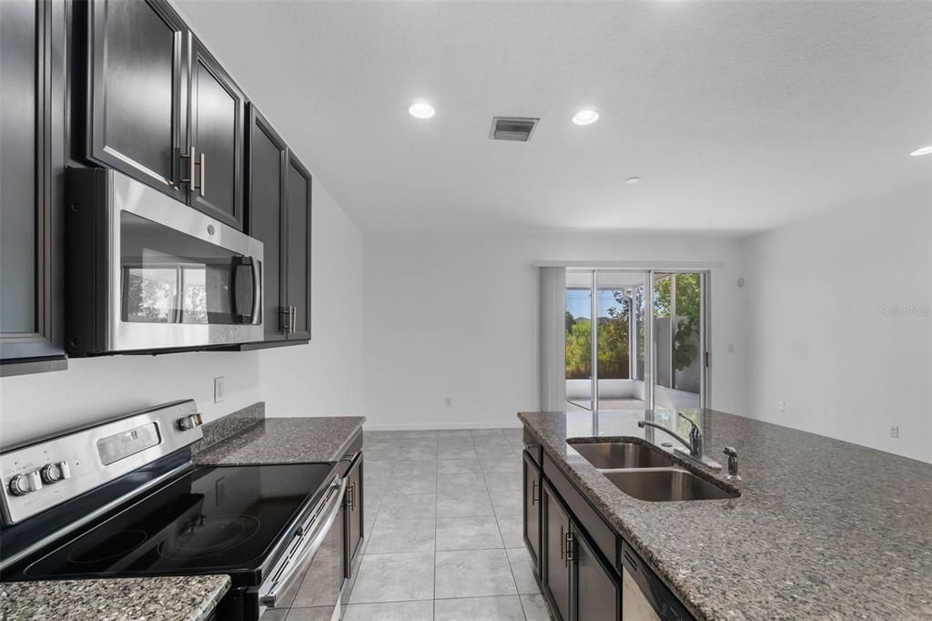 For Sale: $260,000 (3 beds, 2 baths, 1400 Square Feet)