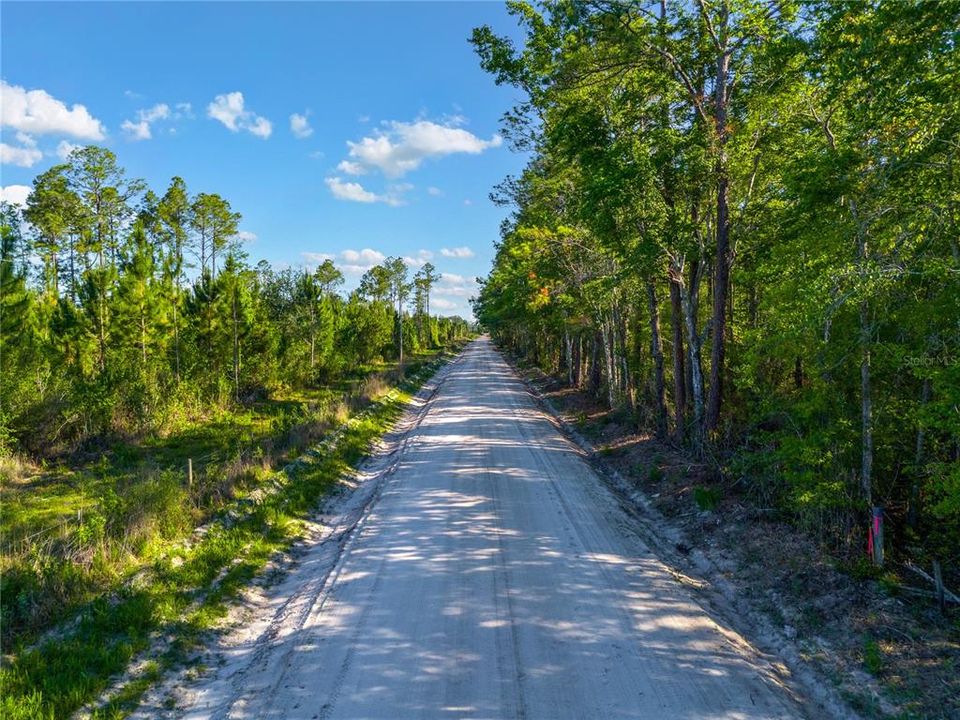 待售: $235,000 (10.70 acres)