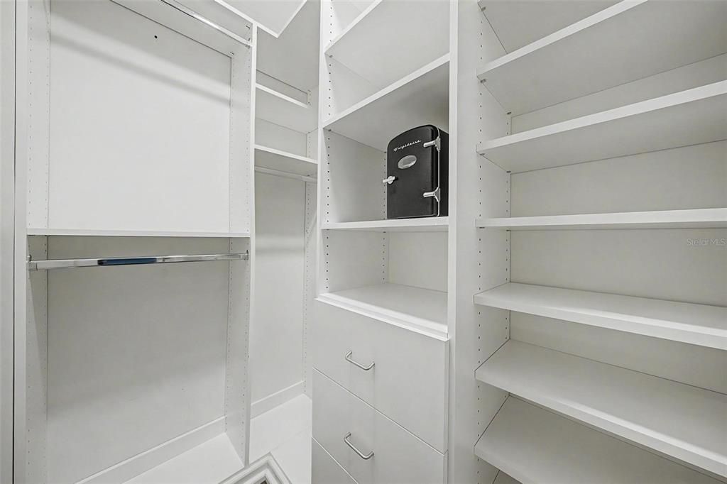 En Venta: $1,600,000 (4 camas, 3 baños, 3613 Pies cuadrados)