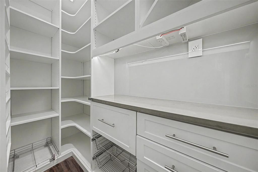 En Venta: $1,600,000 (4 camas, 3 baños, 3613 Pies cuadrados)
