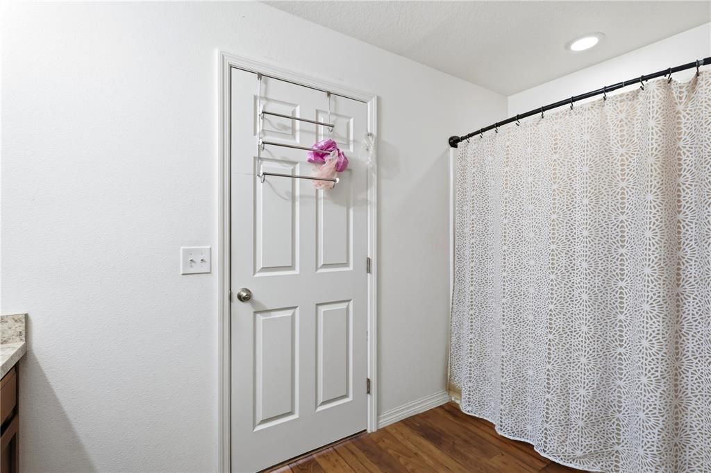 For Sale: $264,000 (3 beds, 2 baths, 1357 Square Feet)