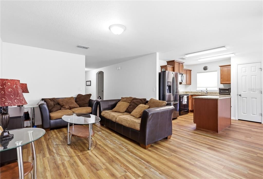 For Sale: $264,000 (3 beds, 2 baths, 1357 Square Feet)