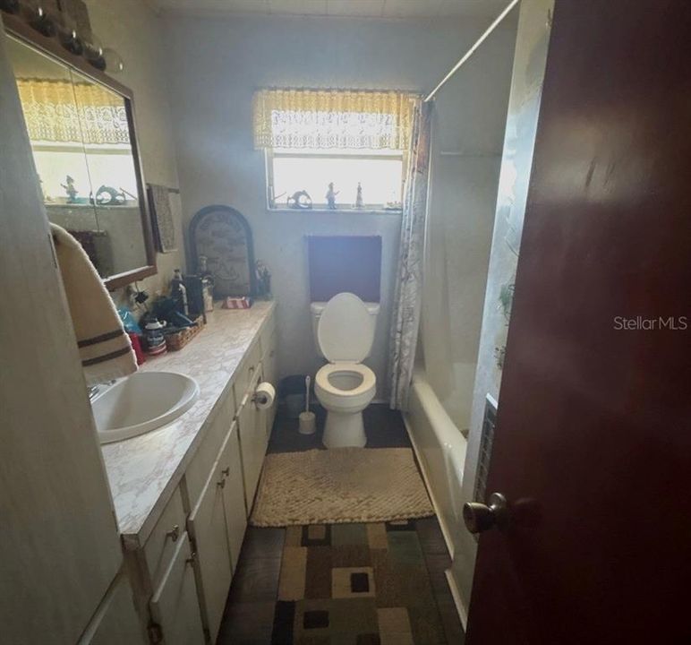 На продажу: $309,990 (2 спален, 2 ванн, 1400 Квадратных фут)