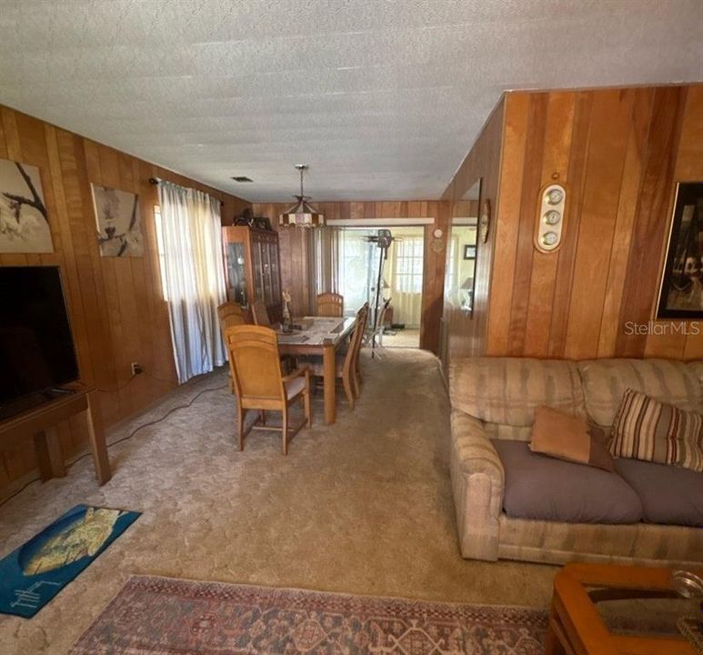 На продажу: $309,990 (2 спален, 2 ванн, 1400 Квадратных фут)