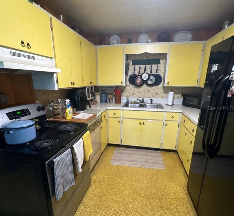 На продажу: $309,990 (2 спален, 2 ванн, 1400 Квадратных фут)