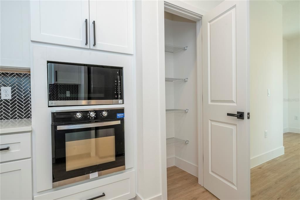 На продажу: $415,000 (4 спален, 2 ванн, 1734 Квадратных фут)