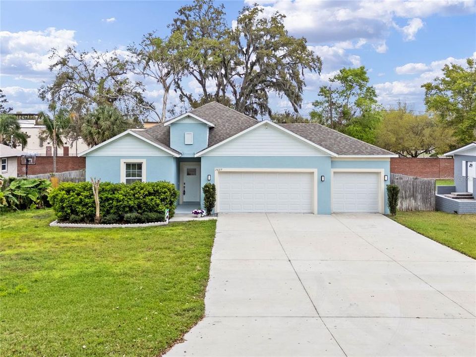 For Rent: $2,950 (4 beds, 3 baths, 2173 Square Feet)