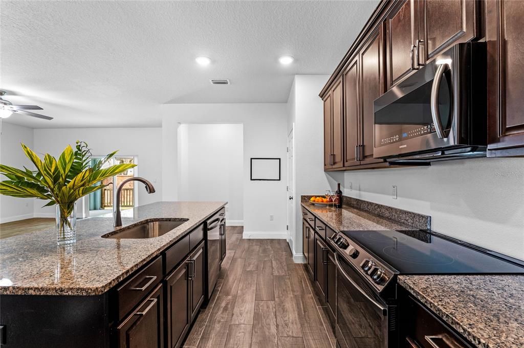 For Rent: $2,950 (4 beds, 3 baths, 2173 Square Feet)