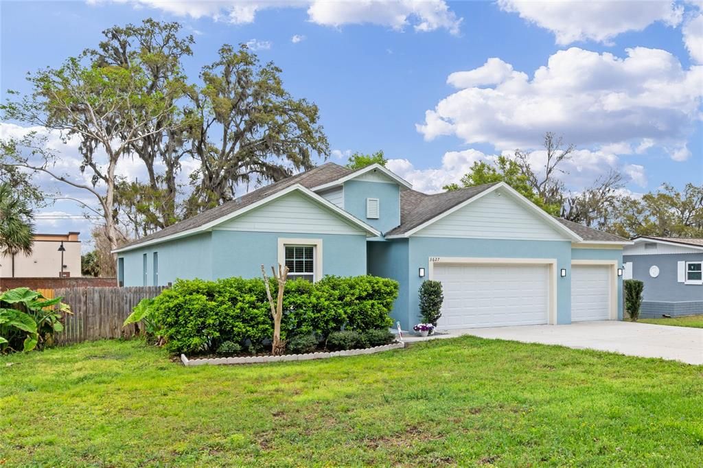 For Rent: $2,950 (4 beds, 3 baths, 2173 Square Feet)
