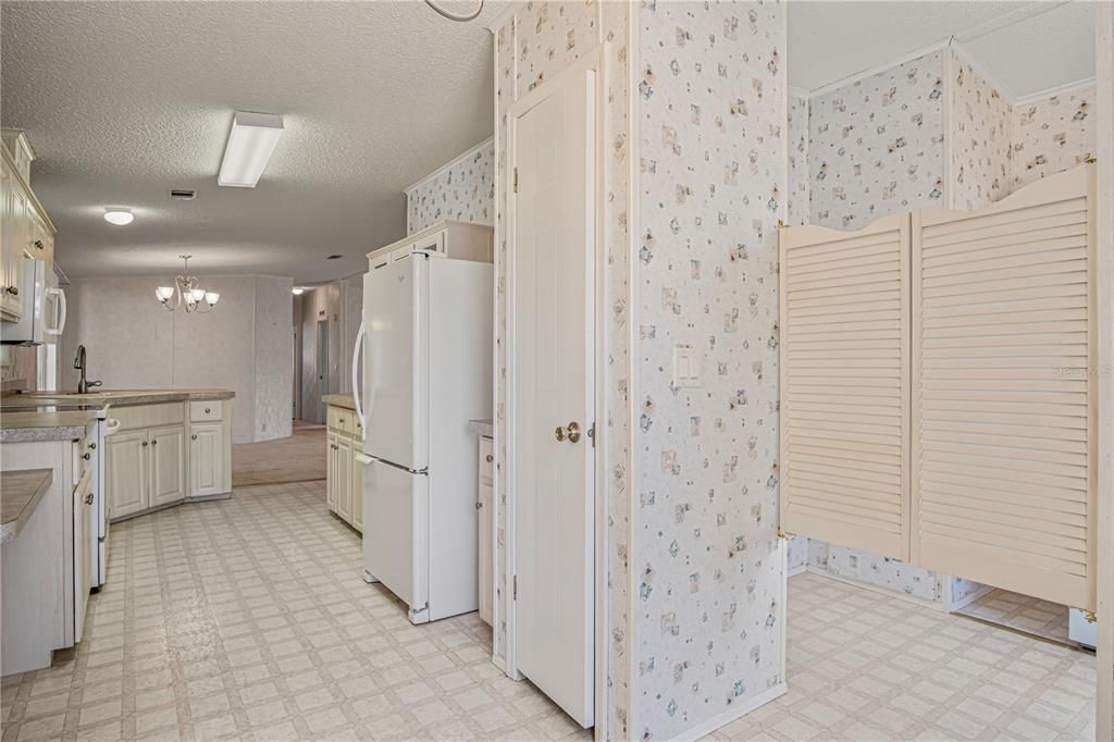 На продажу: $199,000 (3 спален, 2 ванн, 1404 Квадратных фут)