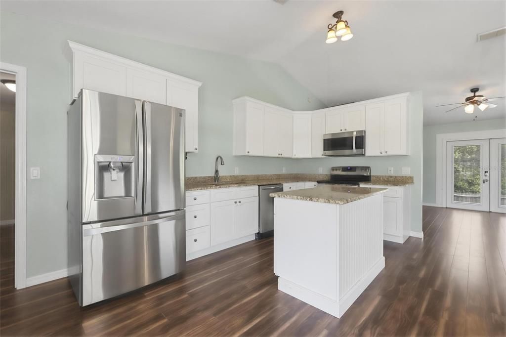En Venta: $319,900 (3 camas, 2 baños, 1628 Pies cuadrados)