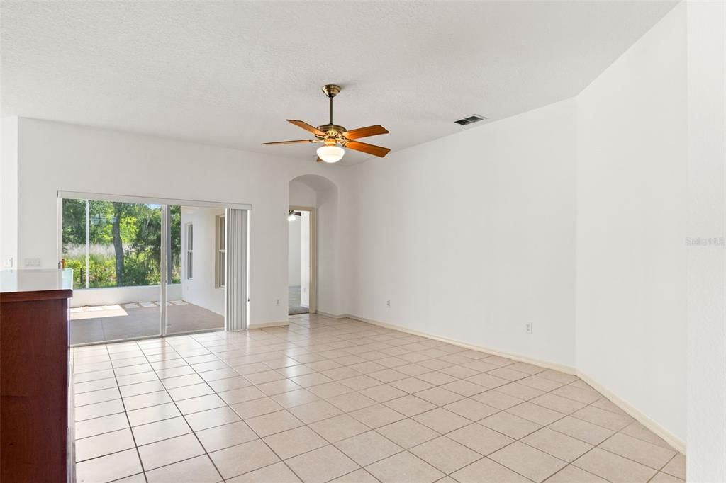 En Venta: $375,000 (2 camas, 2 baños, 1555 Pies cuadrados)