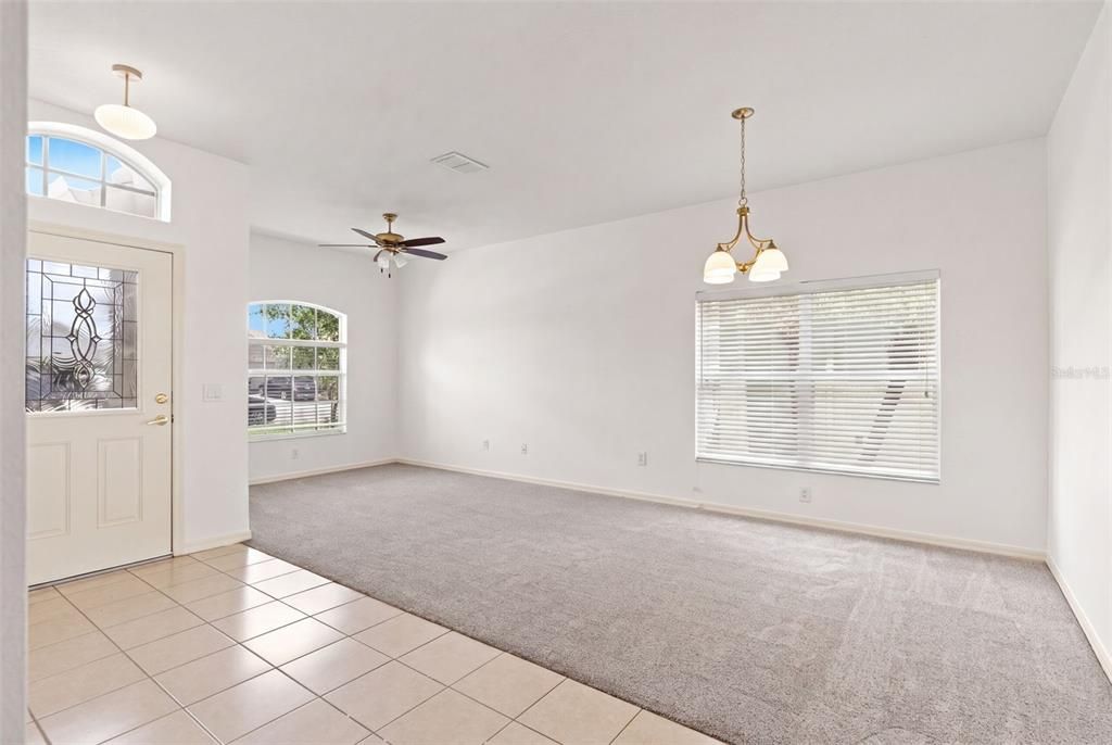 En Venta: $375,000 (2 camas, 2 baños, 1555 Pies cuadrados)