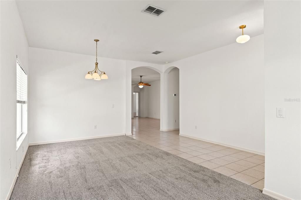 En Venta: $375,000 (2 camas, 2 baños, 1555 Pies cuadrados)