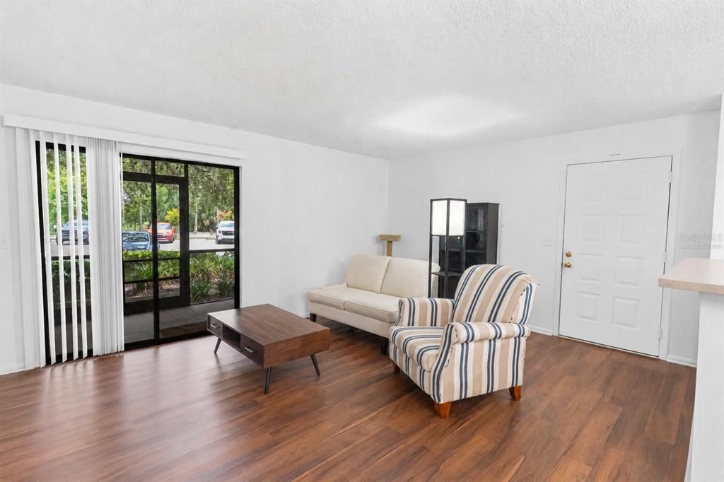 En Venta: $220,000 (3 camas, 2 baños, 1118 Pies cuadrados)