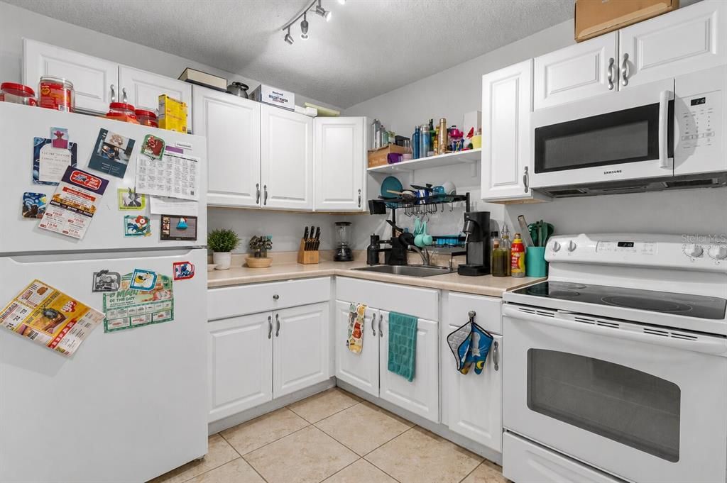 En Venta: $220,000 (3 camas, 2 baños, 1118 Pies cuadrados)