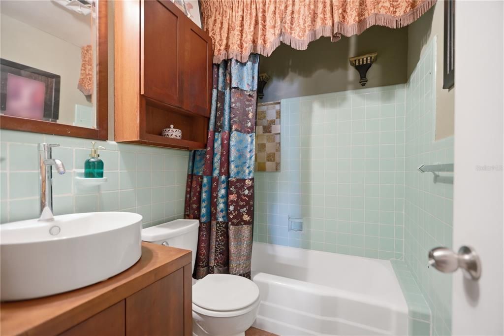 For Sale: $489,000 (3 beds, 2 baths, 1334 Square Feet)